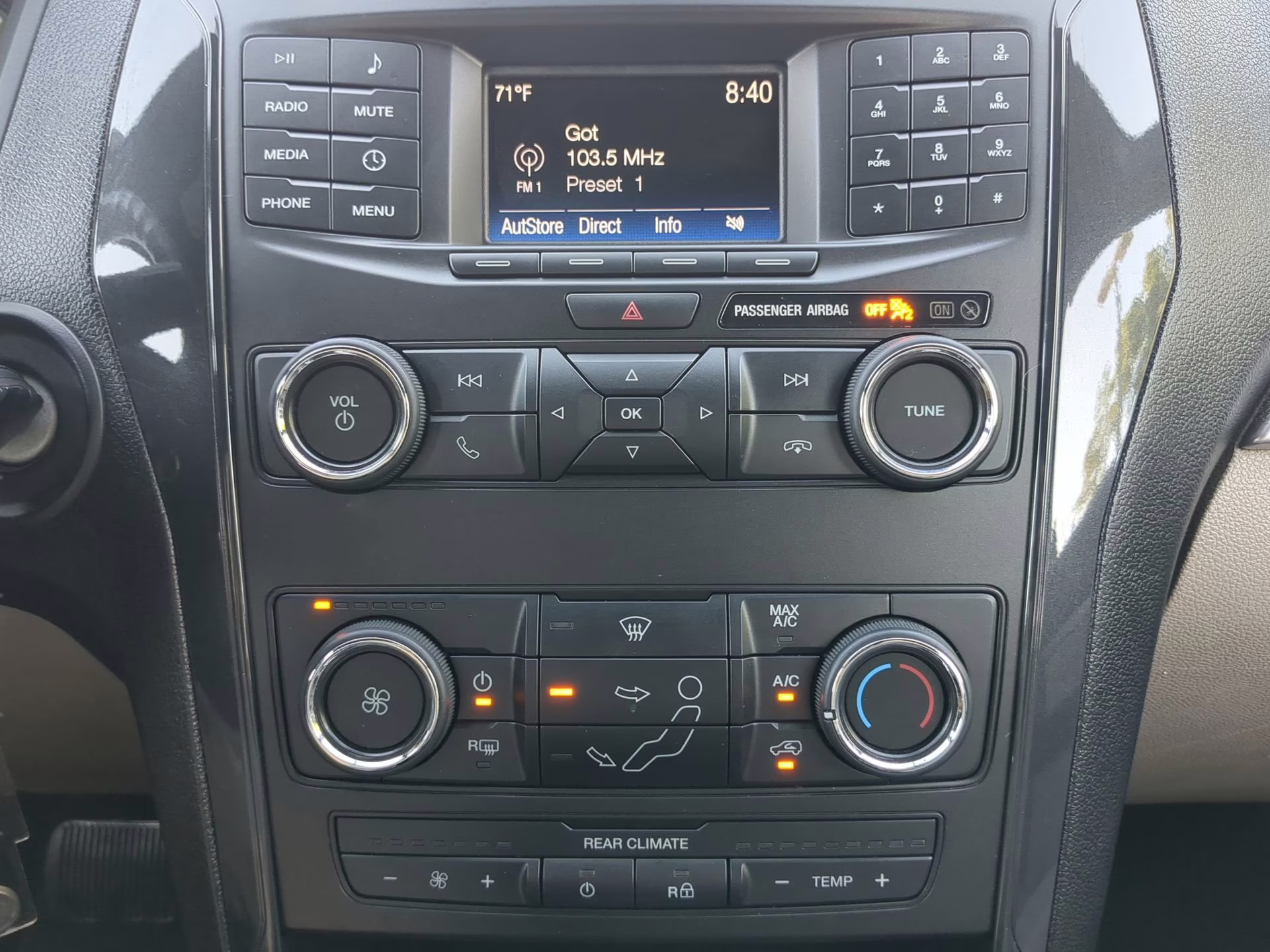 2018 Ingot Silver Metallic Ford Explorer FWD SUV