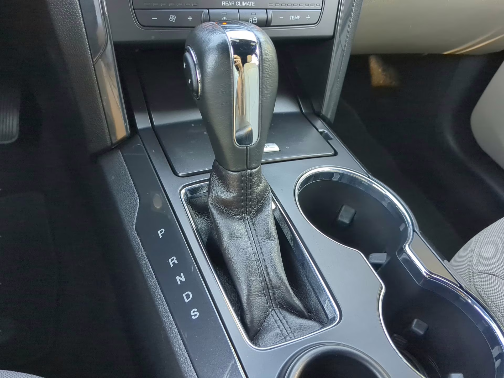 2018 Ingot Silver Metallic Ford Explorer FWD SUV