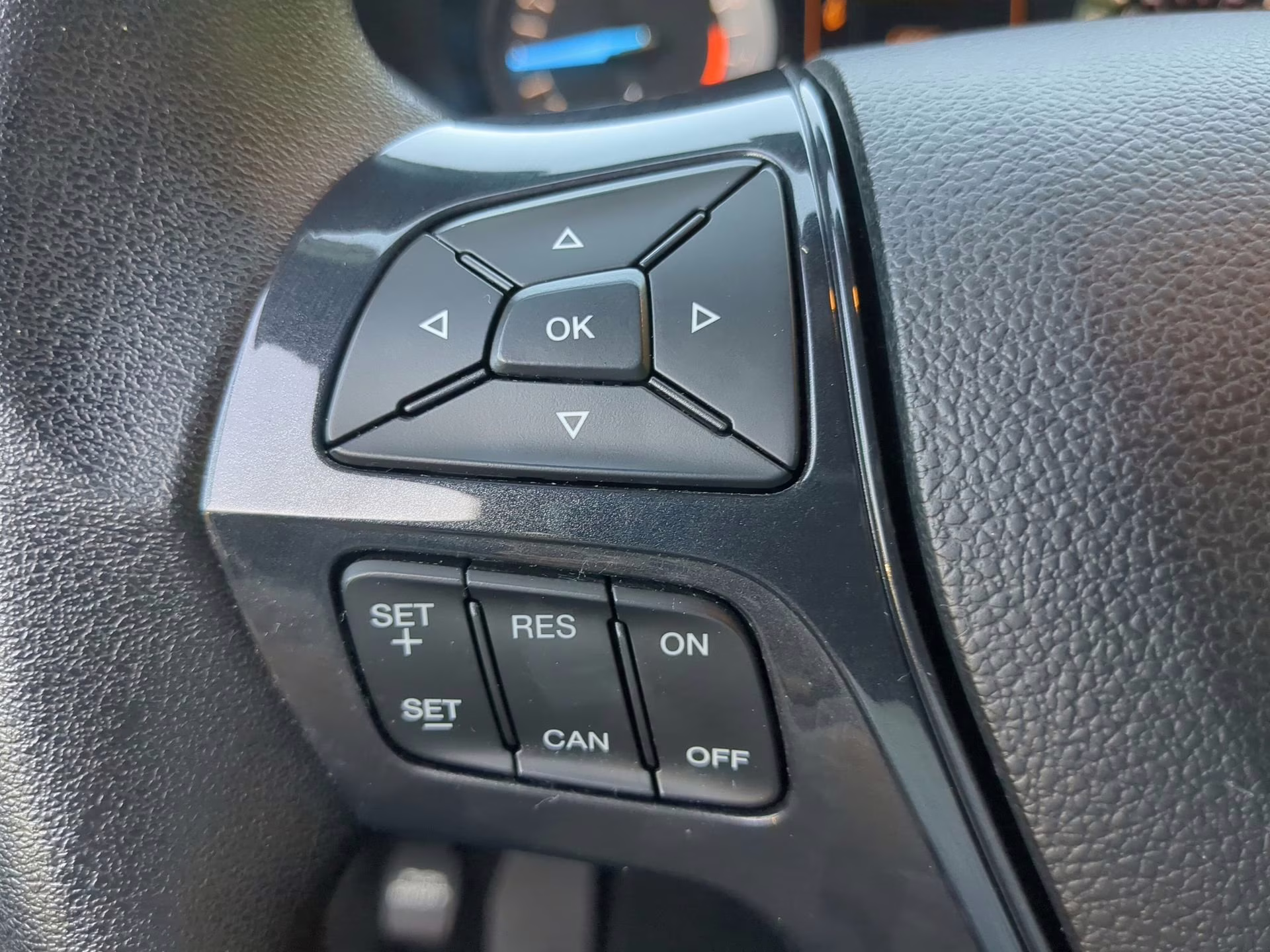 2018 Ingot Silver Metallic Ford Explorer FWD SUV
