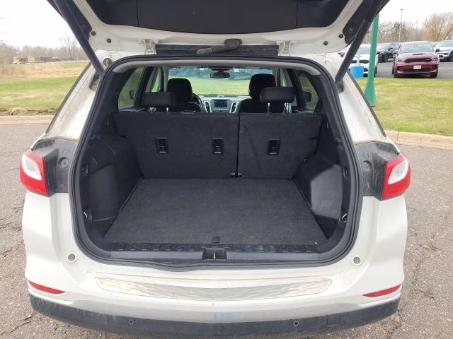 2019 Iridescent Pearl Tricoat Chevrolet Equinox LT FWD SUV