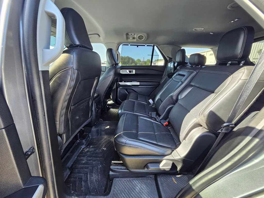 2022 Gray Metallic Ford Explorer Limited 4X4 SUV