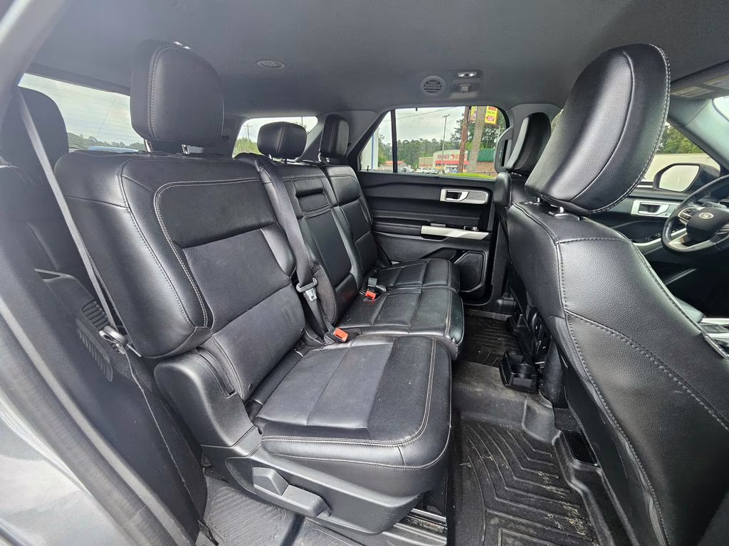 2022 Gray Metallic Ford Explorer Limited 4X4 SUV