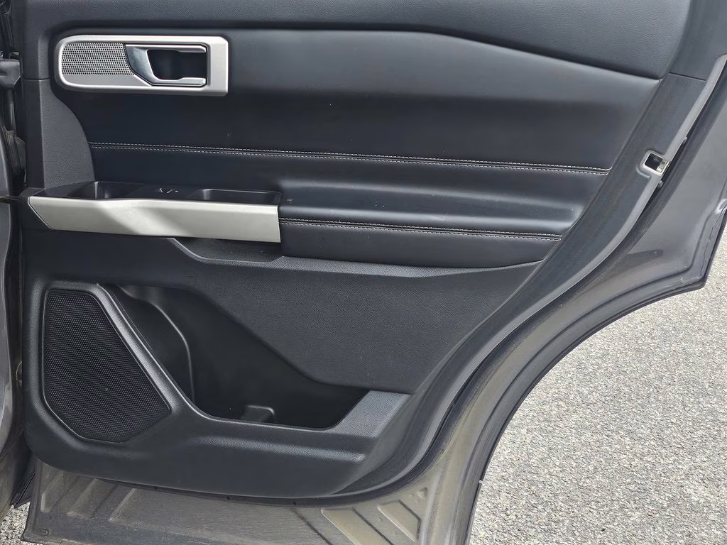 2022 Gray Metallic Ford Explorer Limited 4X4 SUV