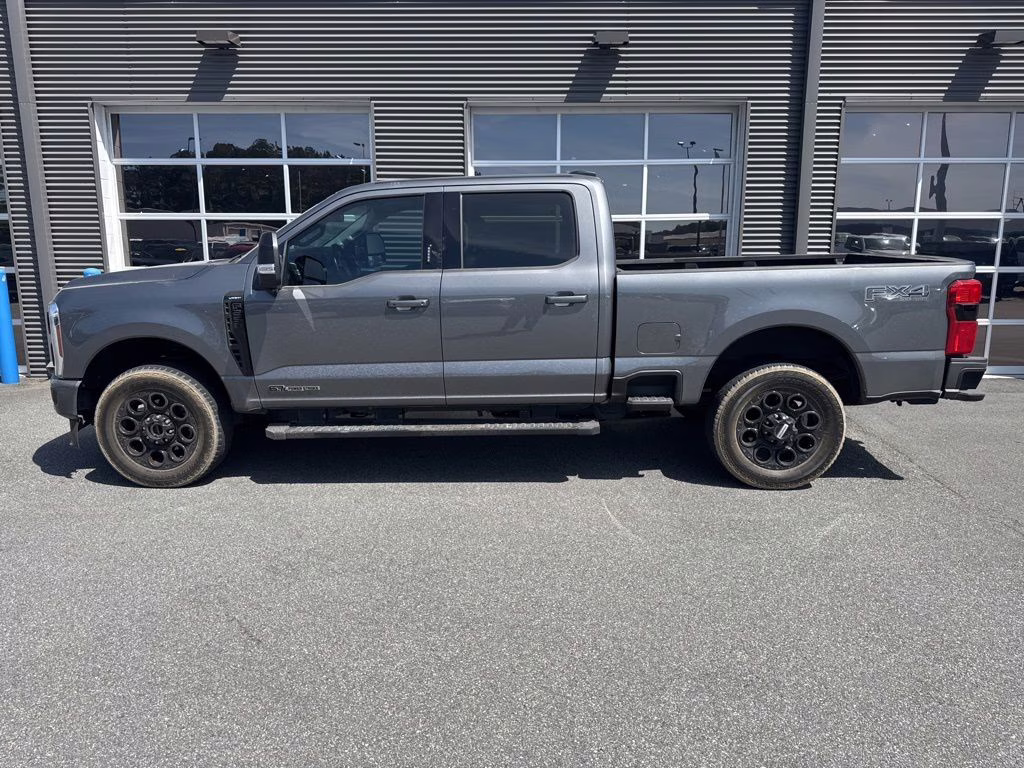 2024 Carbonized Gray Metallic Ford Super Duty F-250 SRW Lariat 4X4 Truck