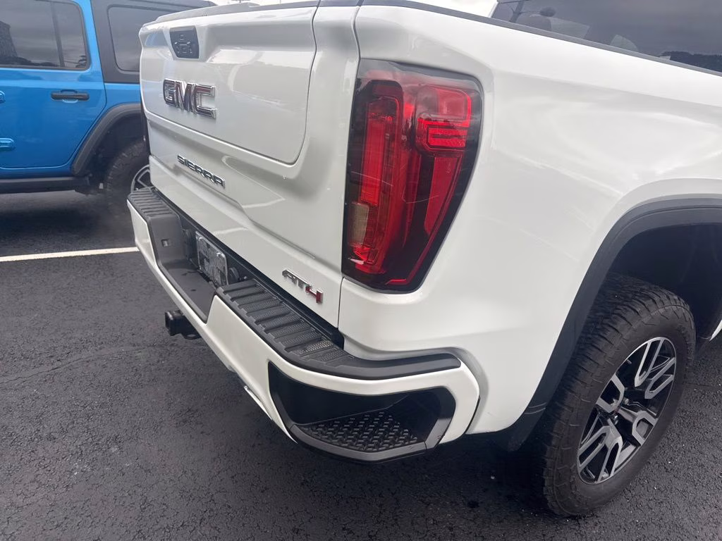2021 Summit White GMC Sierra AT4 4X4 Truck