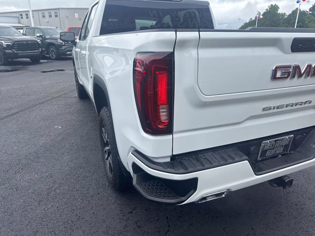 2021 Summit White GMC Sierra AT4 4X4 Truck