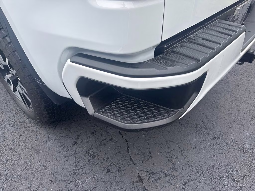 2021 Summit White GMC Sierra AT4 4X4 Truck