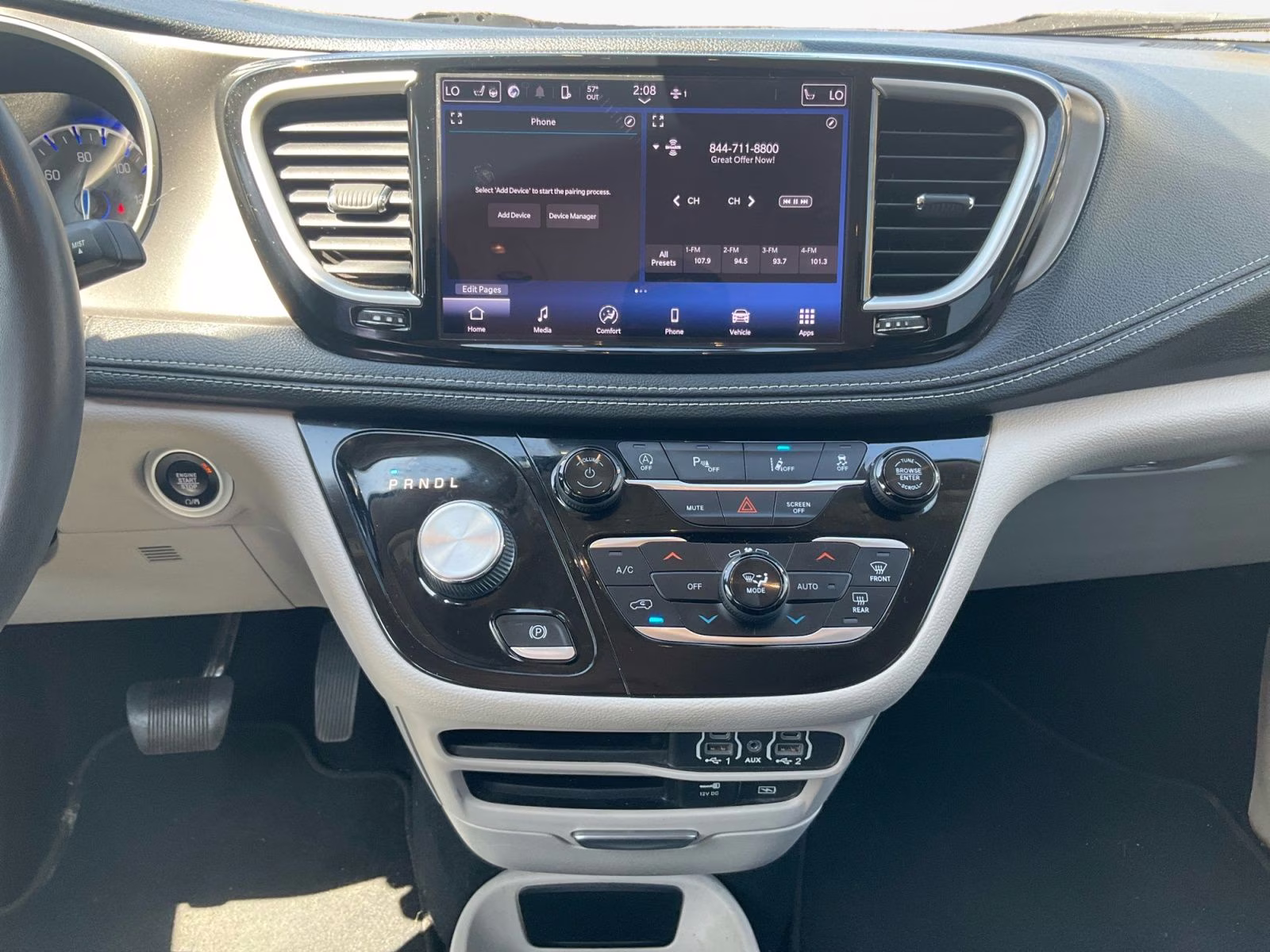 2022 Bright White Clearcoat Chrysler Pacifica Touring L FWD Van