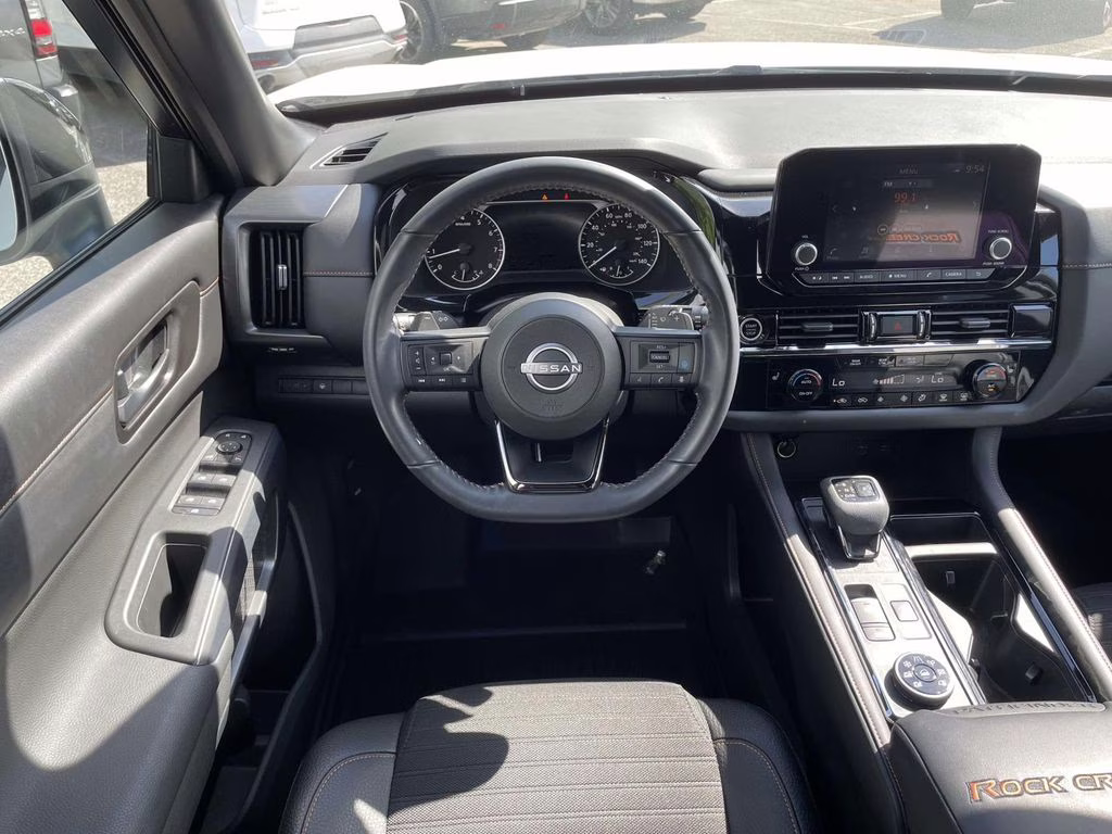 2024 Pearl White Tricoat/Super Black Nissan Pathfinder Rock Creek 4X4 SUV