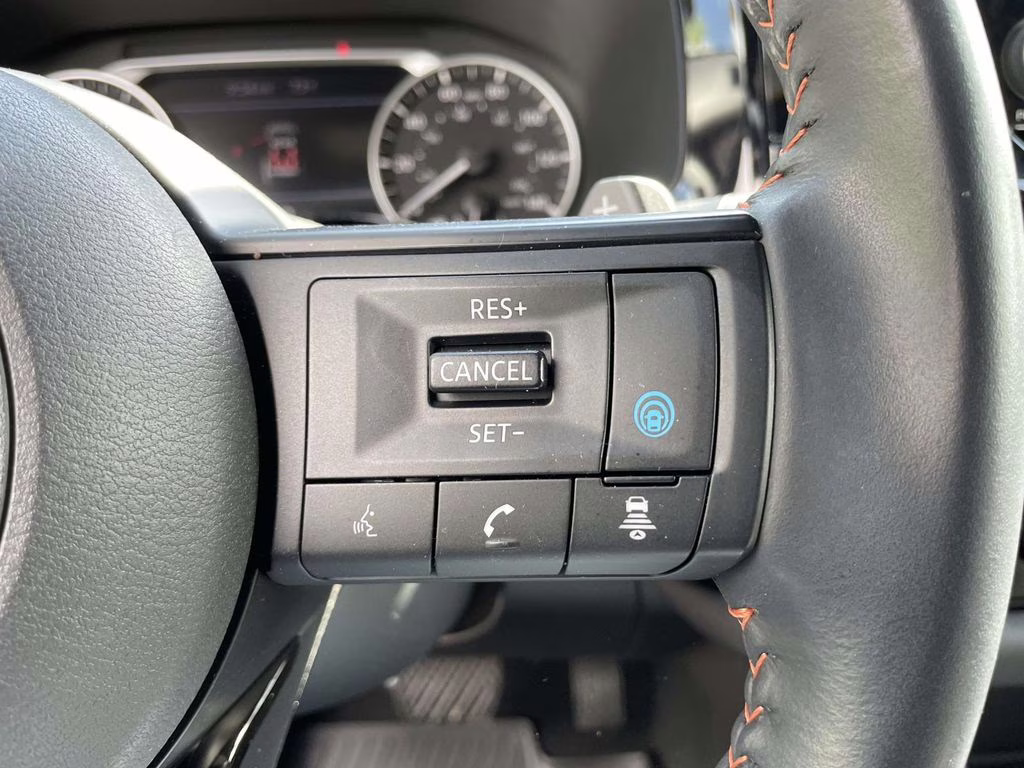 2024 Pearl White Tricoat/Super Black Nissan Pathfinder Rock Creek 4X4 SUV