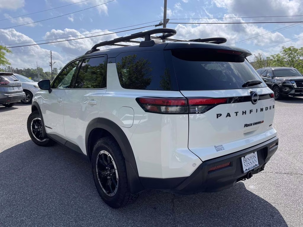 2024 Pearl White Tricoat/Super Black Nissan Pathfinder Rock Creek 4X4 SUV
