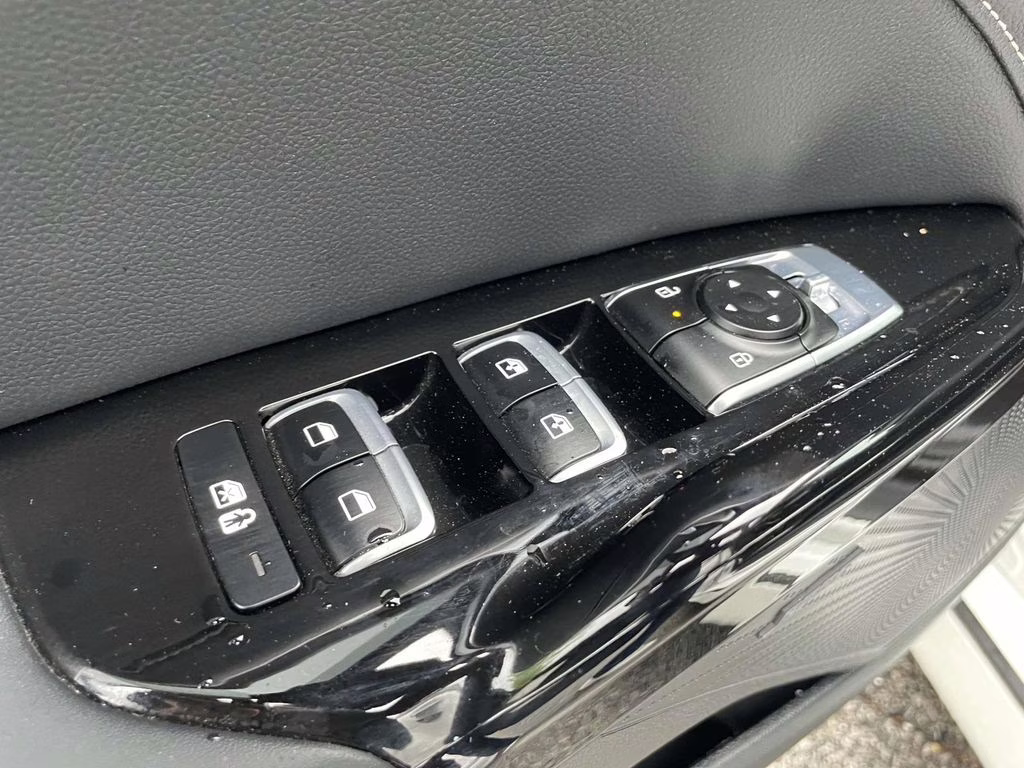 2025 Snow White Pearl Kia K5 GT-Line FWD Sedan
