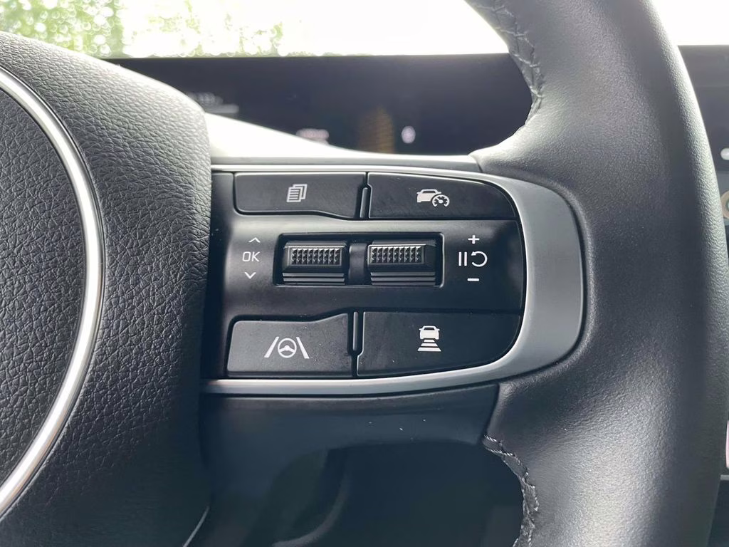 2025 Snow White Pearl Kia K5 GT-Line FWD Sedan
