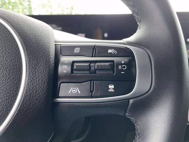 2025 Snow White Pearl Kia K5 GT-Line FWD Sedan