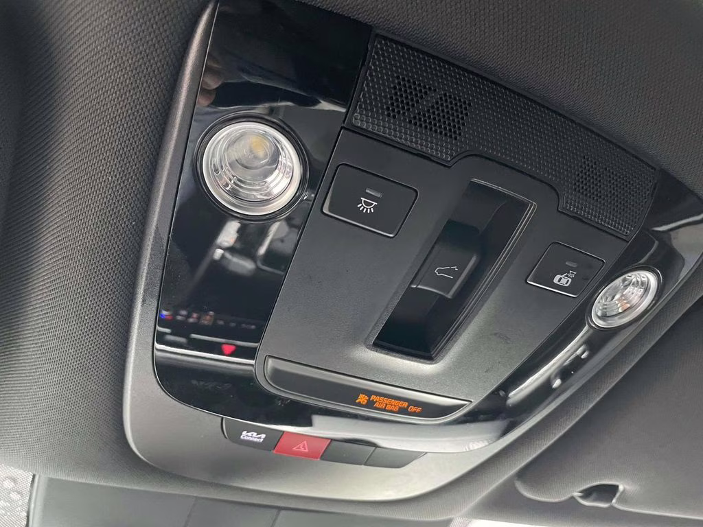 2025 Snow White Pearl Kia K5 GT-Line FWD Sedan