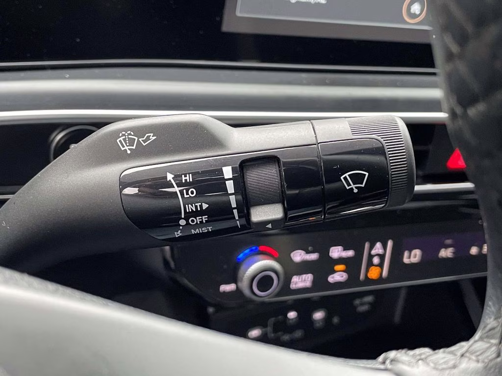 2025 Snow White Pearl Kia K5 GT-Line FWD Sedan