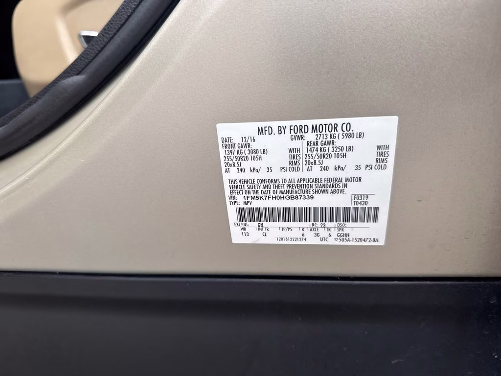 2017 White Gold Metallic Ford Explorer Limited FWD SUV