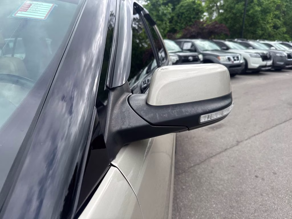 2017 White Gold Metallic Ford Explorer Limited FWD SUV
