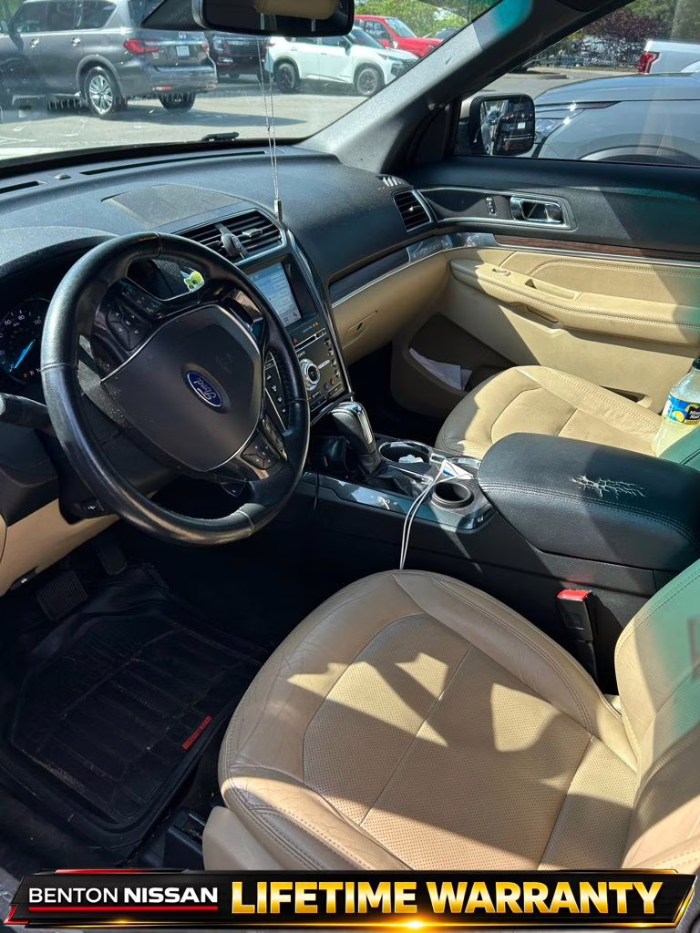 2017 White Gold Metallic Ford Explorer Limited FWD SUV