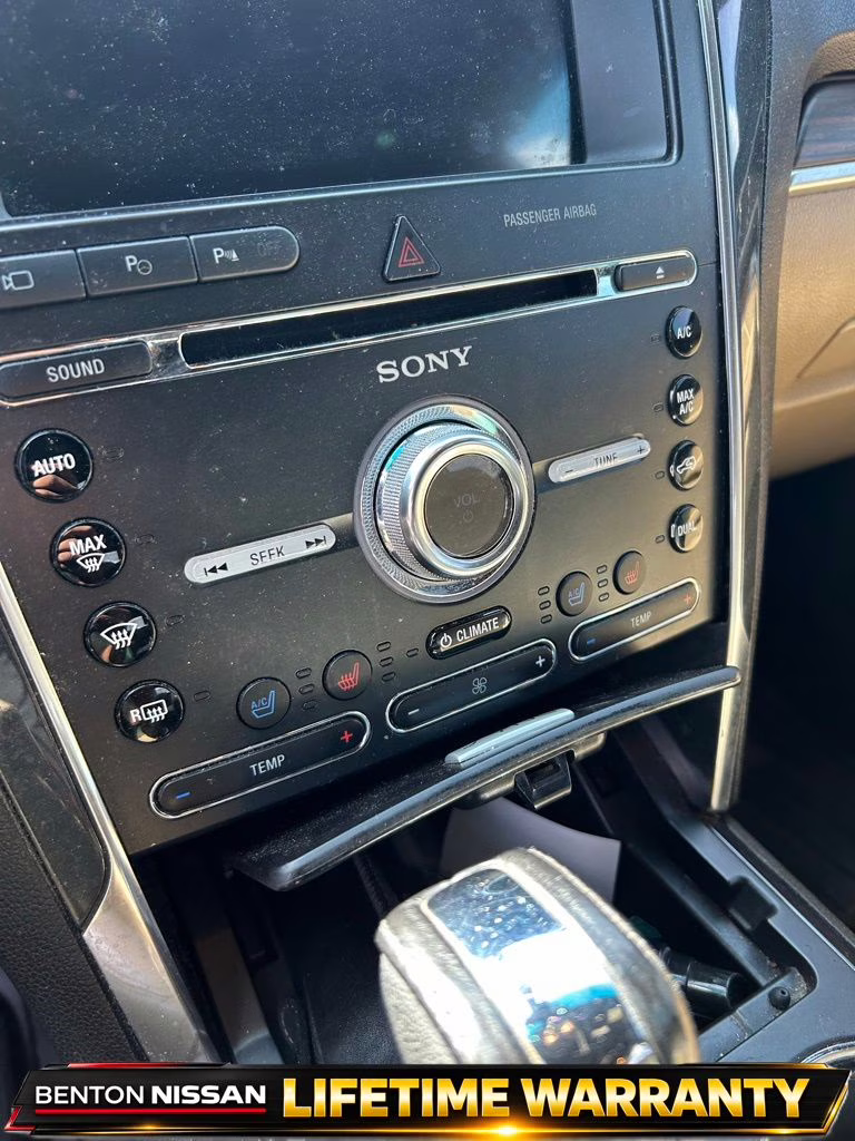 2017 White Gold Metallic Ford Explorer Limited FWD SUV