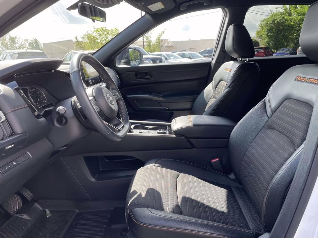 2024 Pearl White Tricoat/Super Black Nissan Pathfinder Rock Creek 4X4 SUV