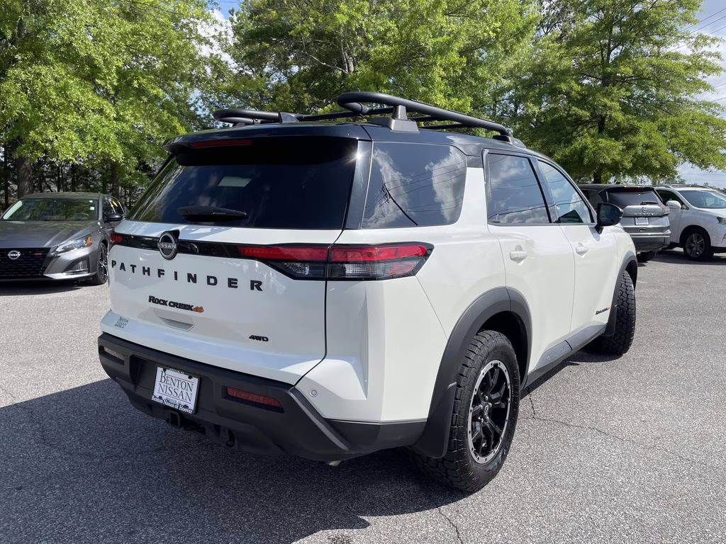 2024 Pearl White Tricoat/Super Black Nissan Pathfinder Rock Creek 4X4 SUV