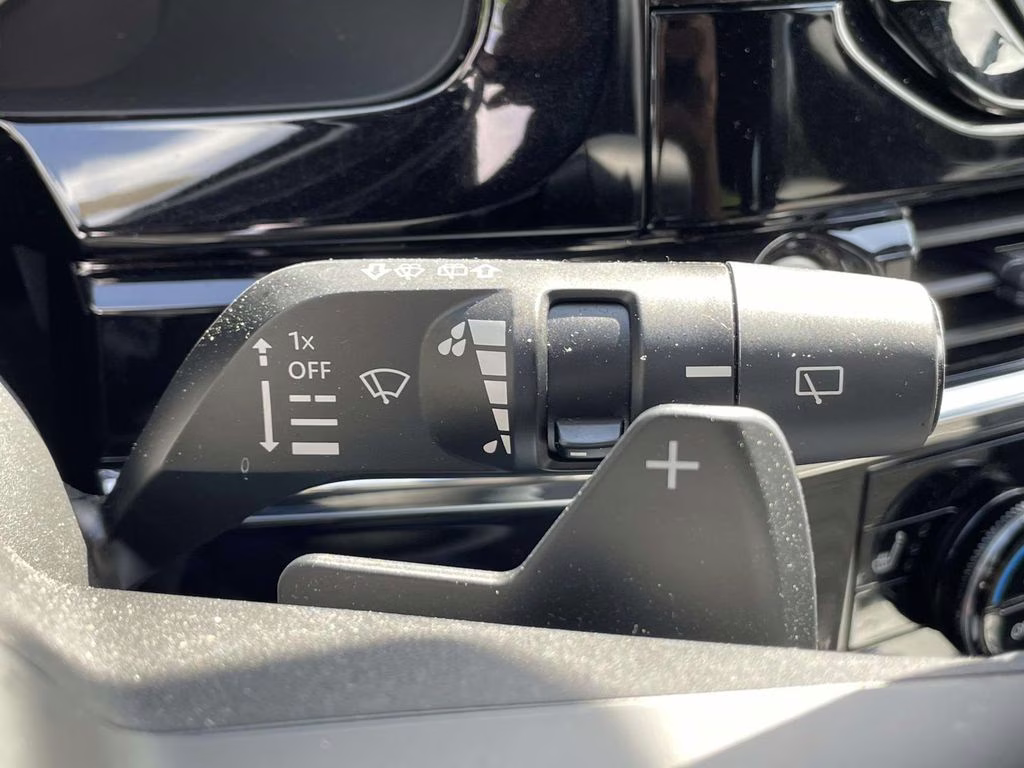 2024 Pearl White Tricoat/Super Black Nissan Pathfinder Rock Creek 4X4 SUV