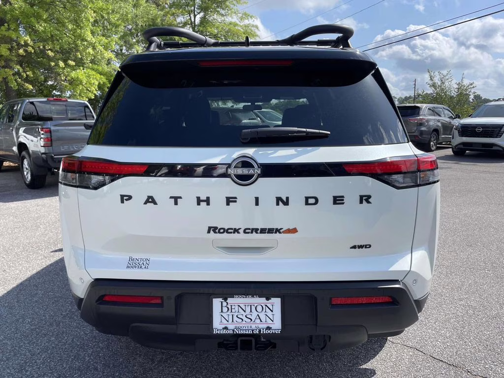 2024 Pearl White Tricoat/Super Black Nissan Pathfinder Rock Creek 4X4 SUV