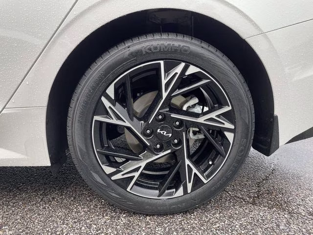 2025 Snow White Pearl Kia K5 GT-Line FWD Sedan