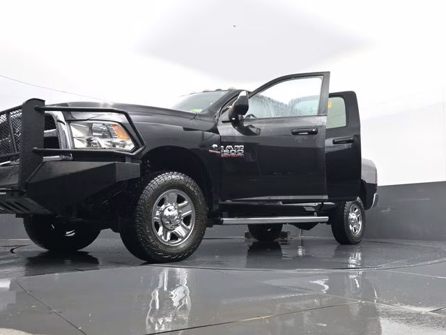 2018 Brilliant Black Crystal Pearlcoat Ram 2500 Tradesman 4X4 Truck