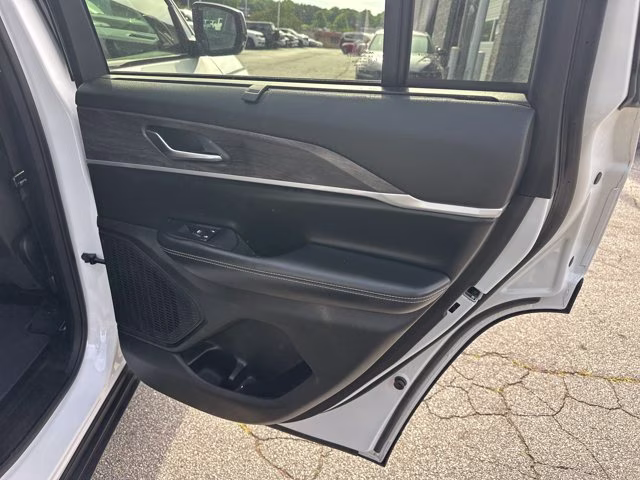2023 Bright White Clearcoat Jeep Grand Cherokee Limited RWD SUV