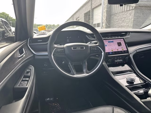 2023 Bright White Clearcoat Jeep Grand Cherokee Limited RWD SUV