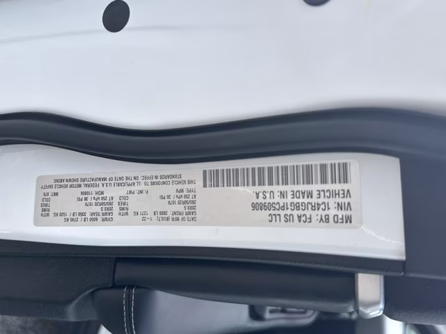 2023 Bright White Clearcoat Jeep Grand Cherokee Limited RWD SUV