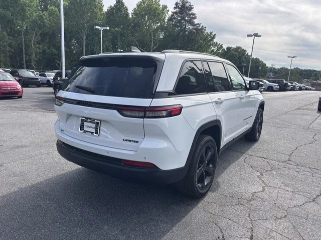 2023 Bright White Clearcoat Jeep Grand Cherokee Limited RWD SUV