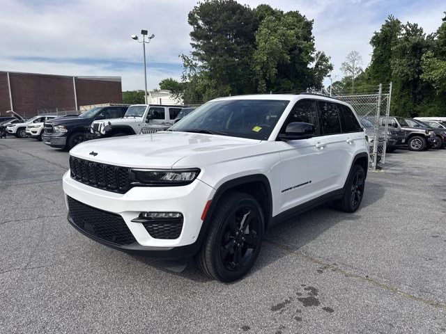 2023 Bright White Clearcoat Jeep Grand Cherokee Limited RWD SUV