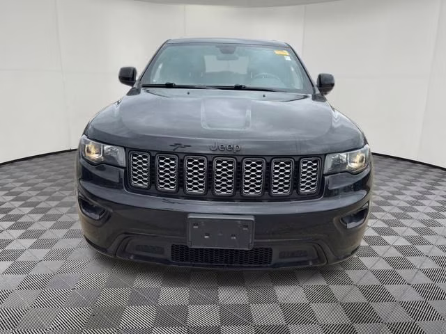 2021 Diamond Black Crystal Pearlcoat Jeep Grand Cherokee Laredo X 4X4 SUV