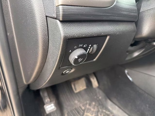 2021 Diamond Black Crystal Pearlcoat Jeep Grand Cherokee Laredo X 4X4 SUV