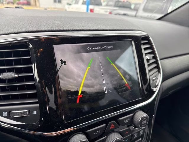 2021 Diamond Black Crystal Pearlcoat Jeep Grand Cherokee Laredo X 4X4 SUV