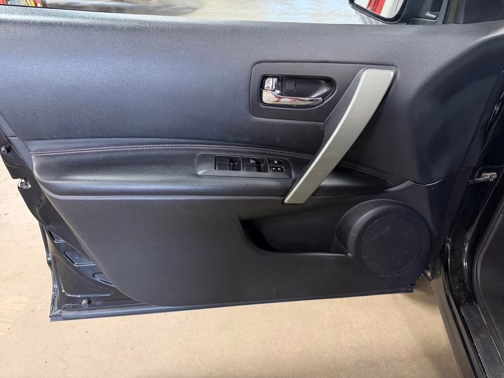 2012 Super Black Metallic Nissan Rogue SL AWD SUV