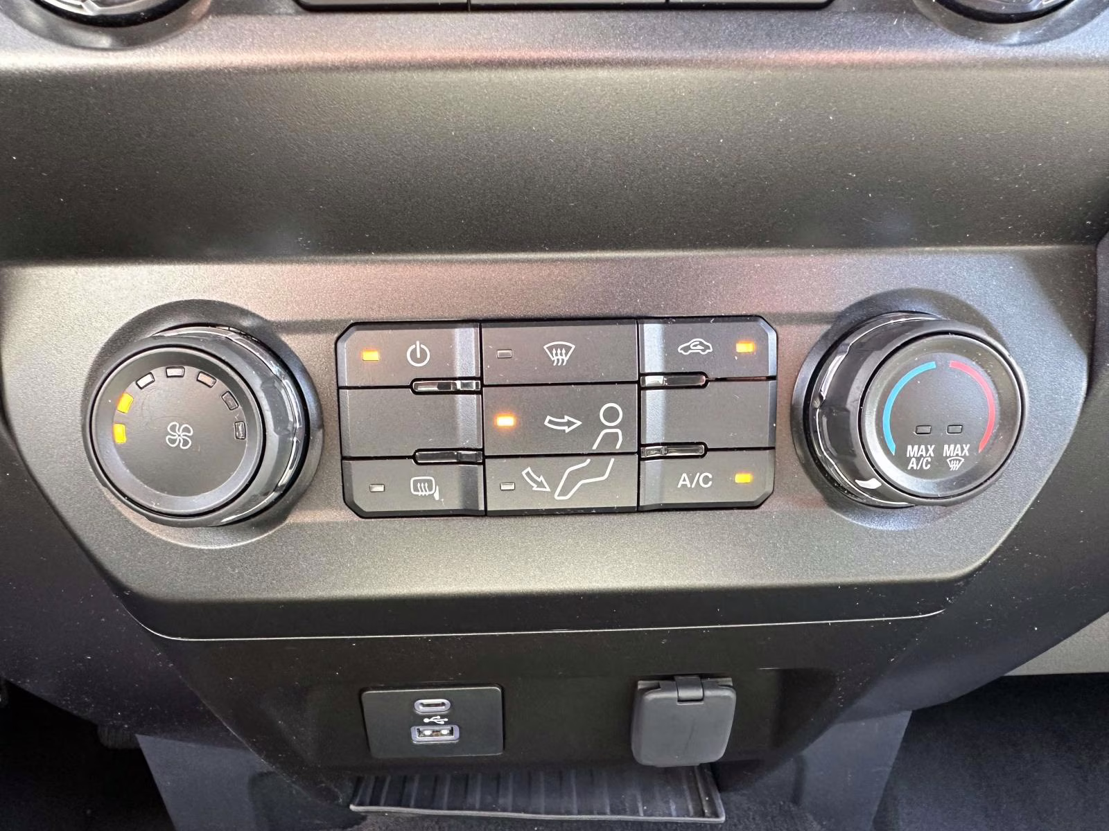 2022 Carbonized Gray Metallic Ford Super Duty F-250 SRW XLT 4WD Crew Cab 6.75' Box 4X4 Truck