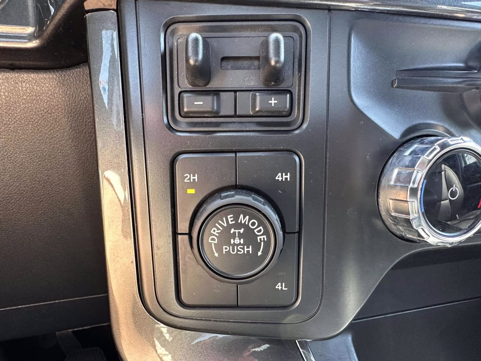 2022 Oxford White Ford F-150 XLT 4WD SuperCrew 5.5' Box 4X4 Truck