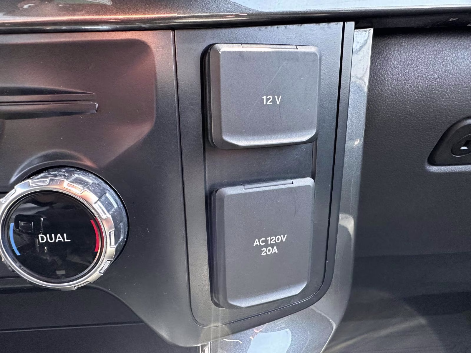 2022 Oxford White Ford F-150 XLT 4WD SuperCrew 5.5' Box 4X4 Truck
