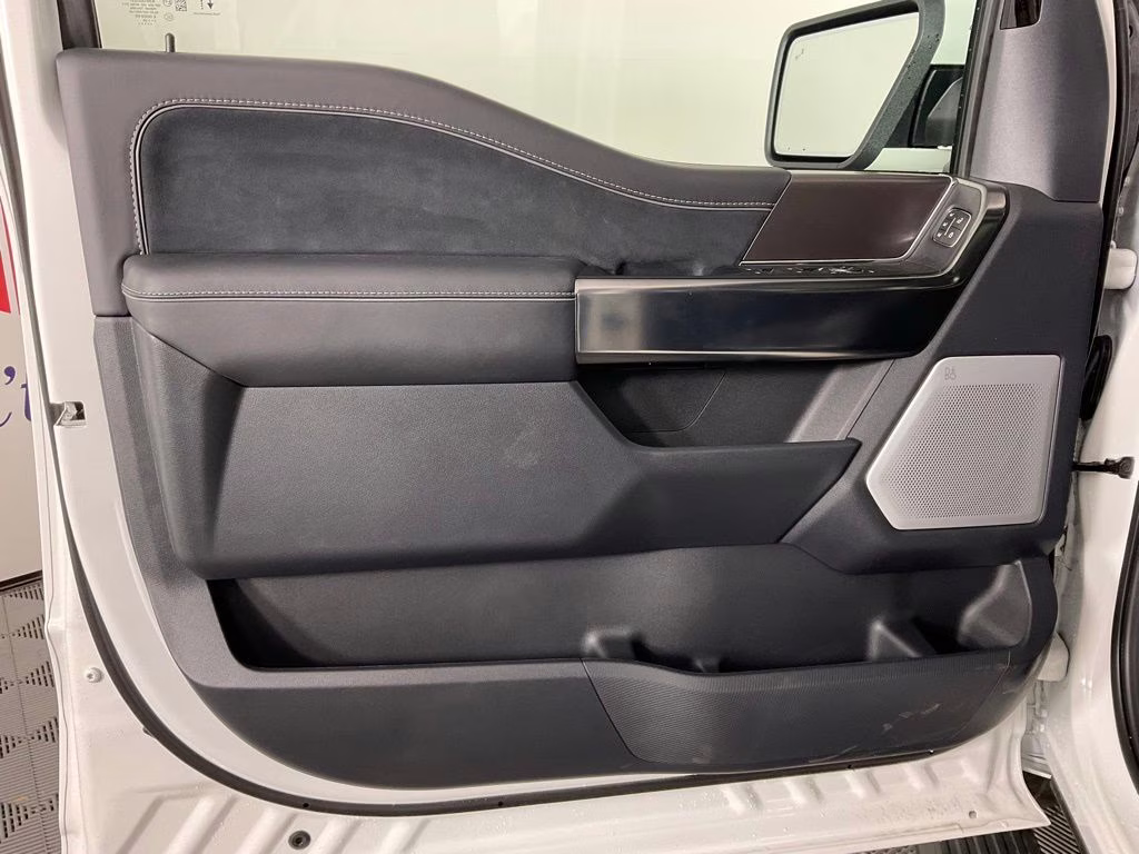 2026 White Ford F-150 Platinum 4X4 Truck