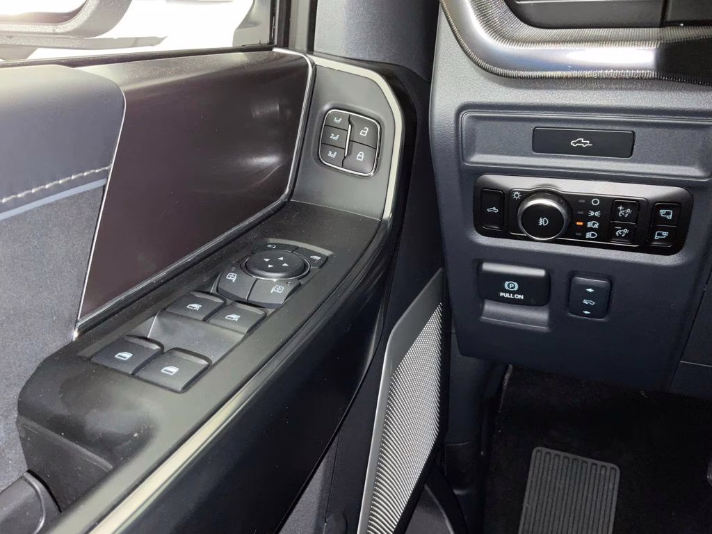 2026 White Ford F-150 Platinum 4X4 Truck