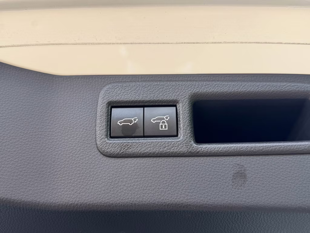 2021 Blizzard Pearl Toyota Venza Limited AWD SUV