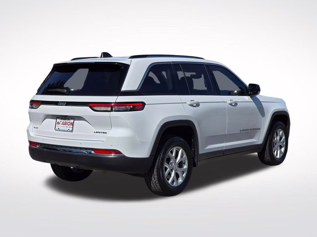 2023 Bright White Clearcoat Jeep Grand Cherokee Limited 4X4 SUV