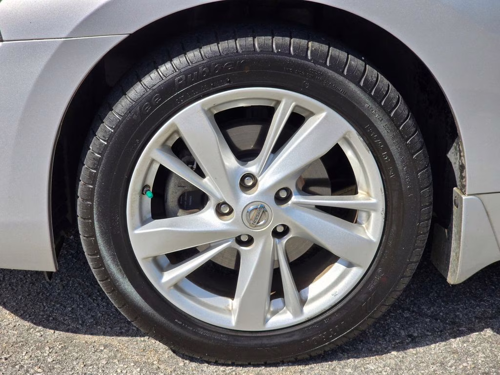 2015 Nissan Altima SV - Photo 11