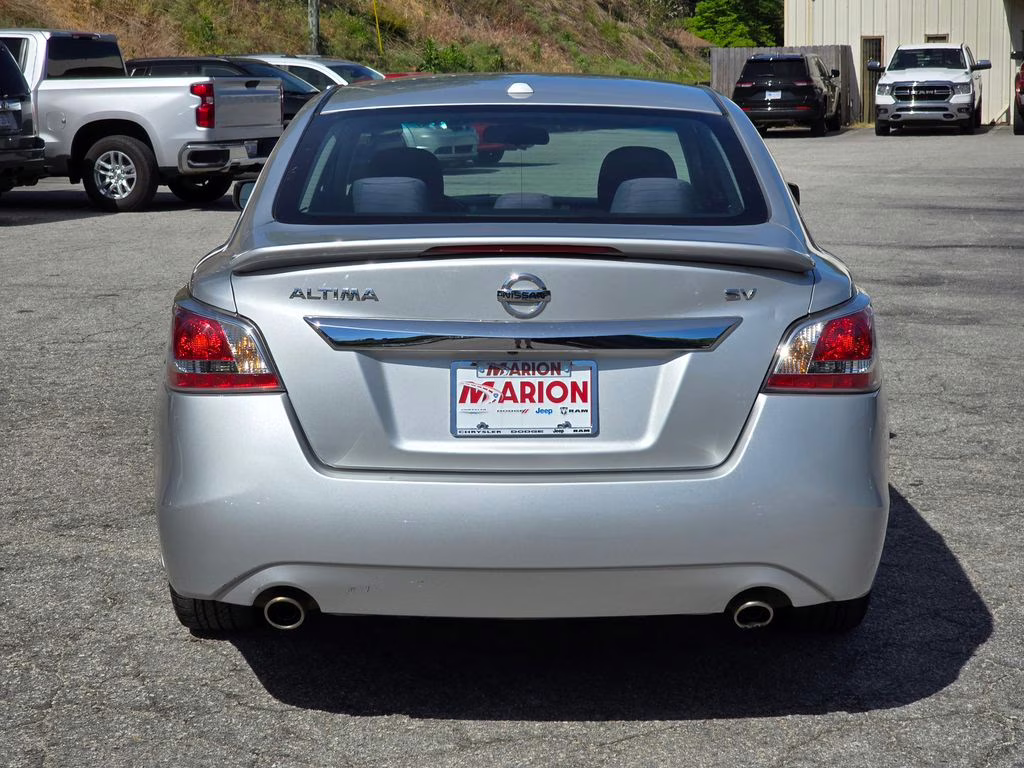 2015 Nissan Altima SV - Photo 16