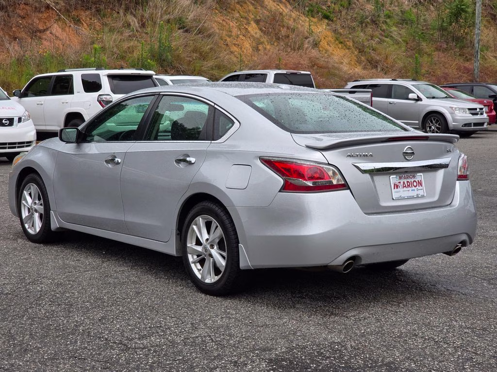 2015 Brilliant Silver Metallic Nissan Altima 2.5 SV FWD Sedan