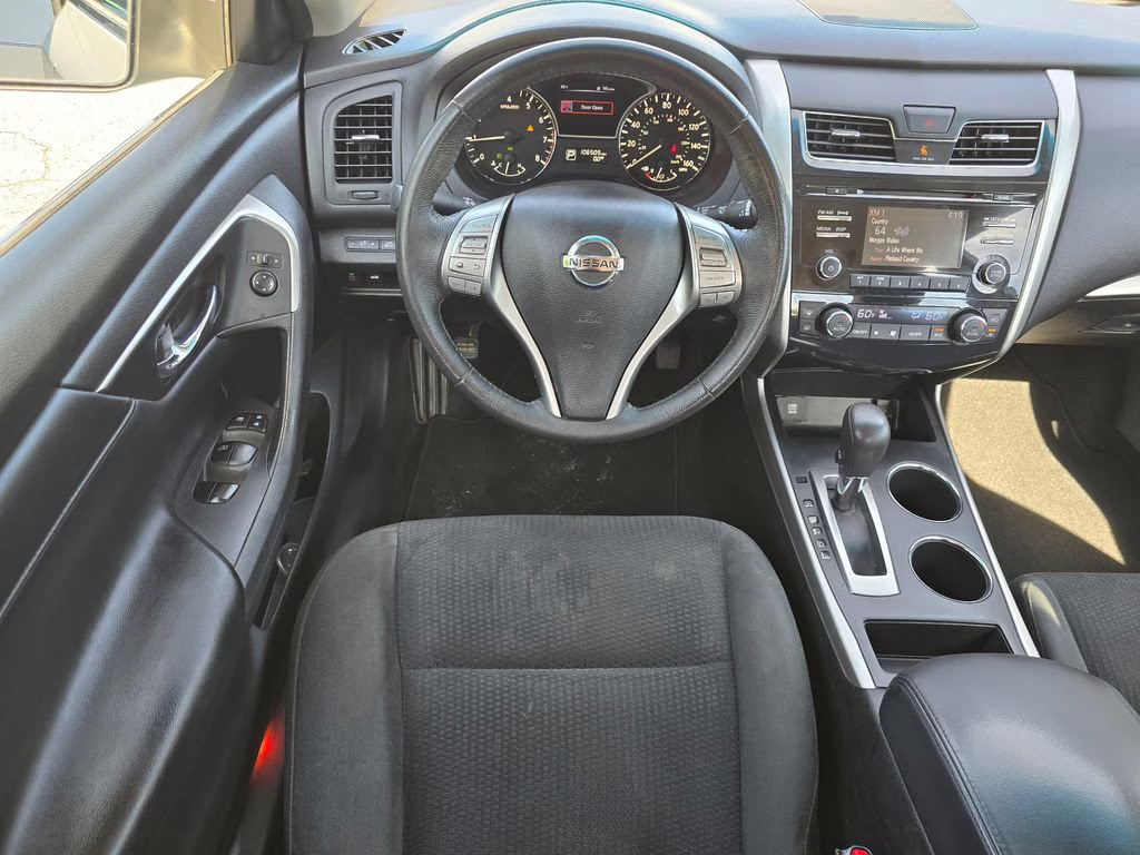 2015 Nissan Altima SV - Photo 18